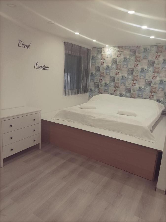 Magnolia Apartman Apartment Siofok Exterior photo