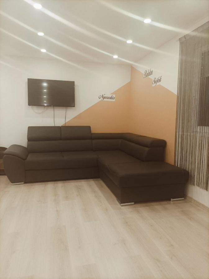 Magnolia Apartman Apartment Siofok Exterior photo